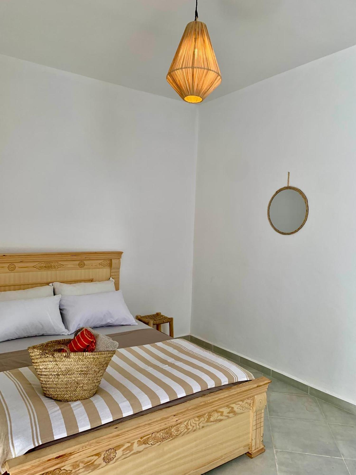 Ocean Surf House Hostel Tamraght Buitenkant foto