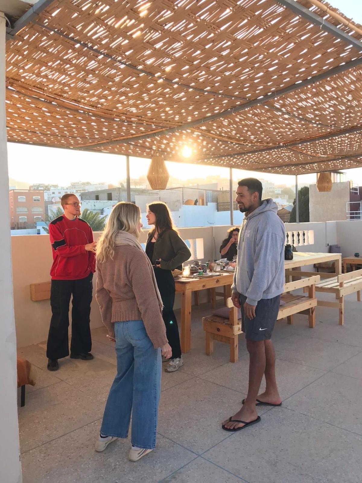 Ocean Surf House Hostel Tamraght Buitenkant foto