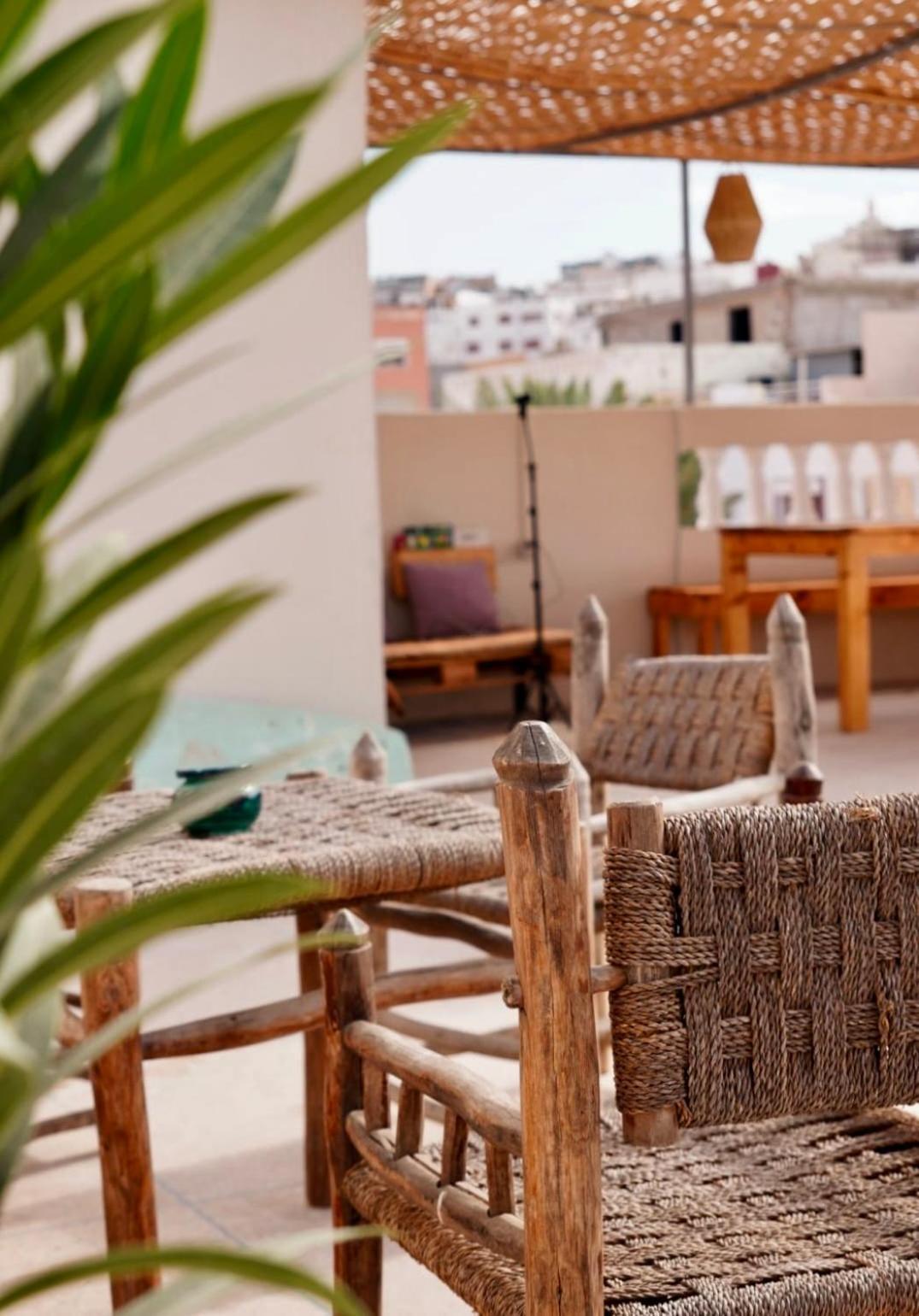 Ocean Surf House Hostel Tamraght Buitenkant foto