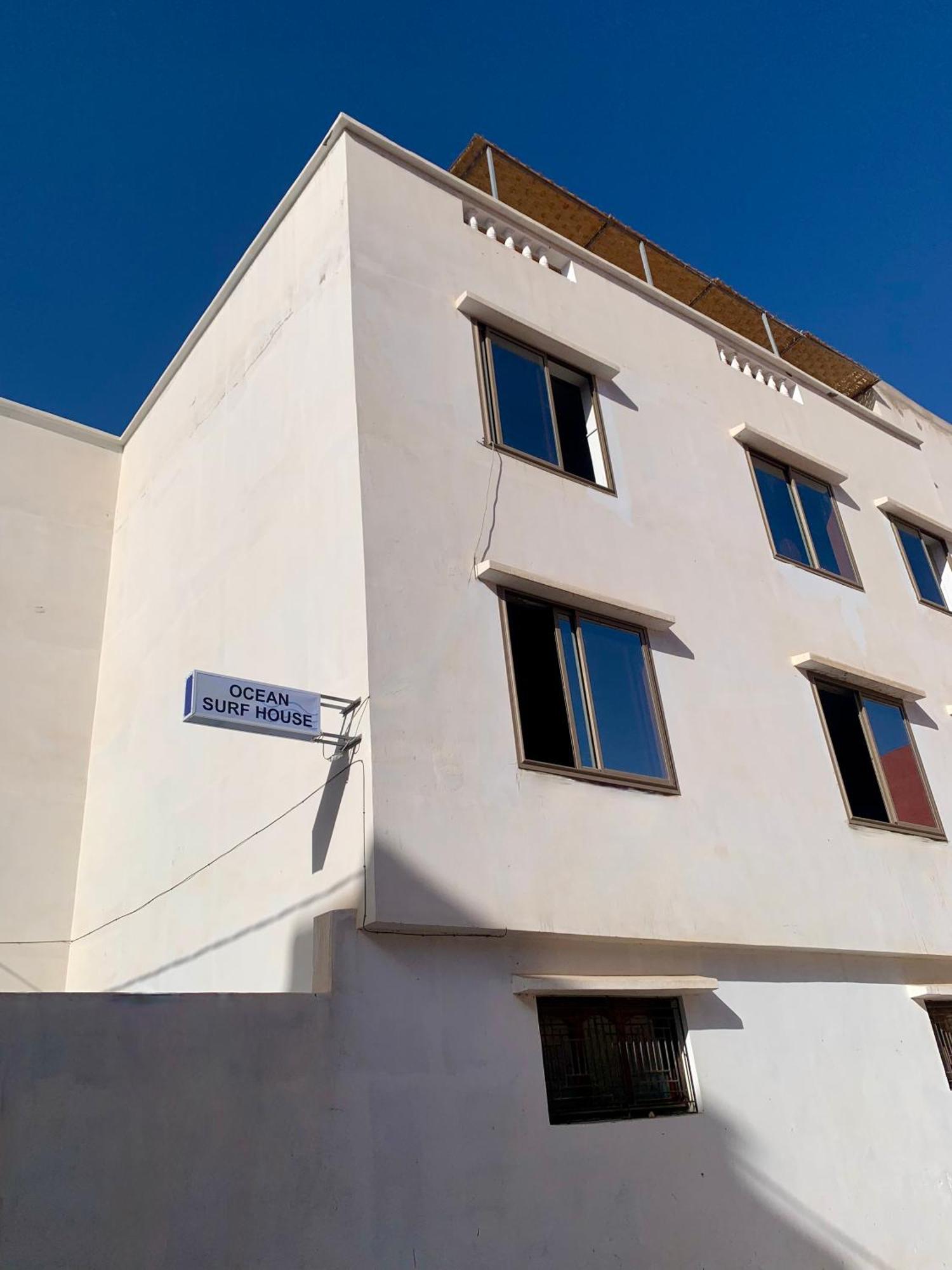 Ocean Surf House Hostel Tamraght Buitenkant foto