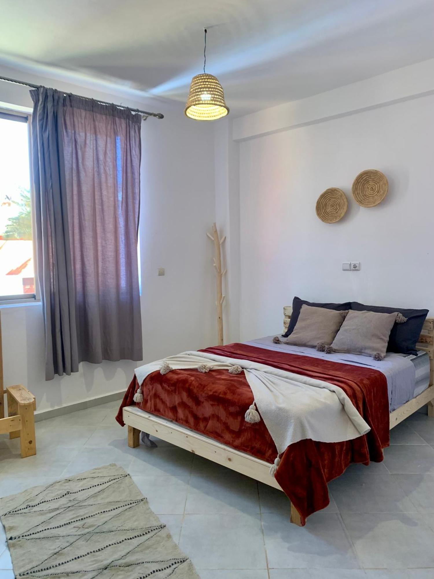 Ocean Surf House Hostel Tamraght Buitenkant foto