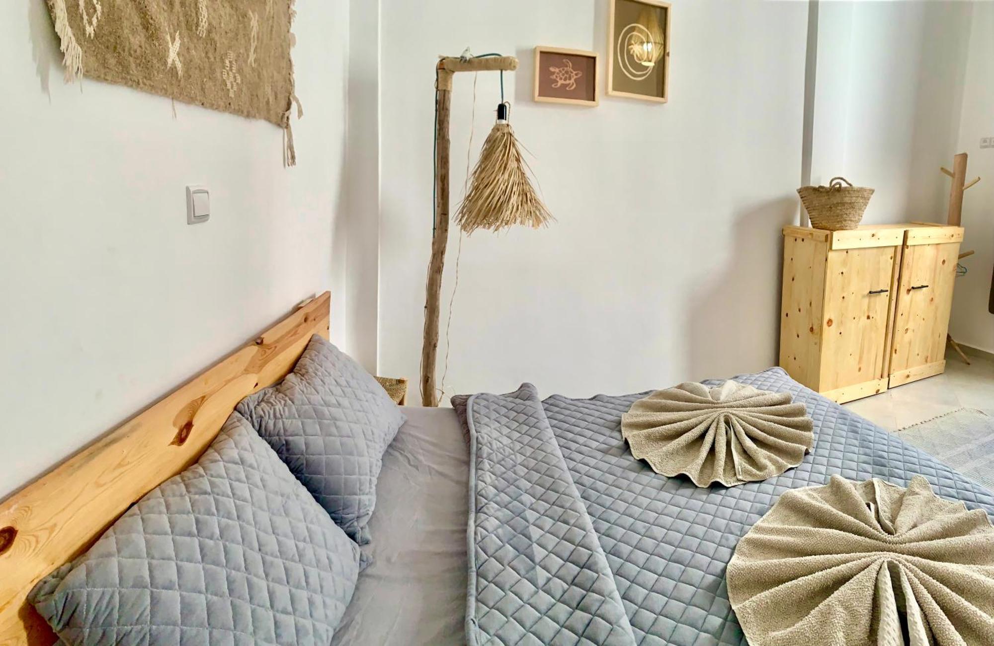 Ocean Surf House Hostel Tamraght Buitenkant foto